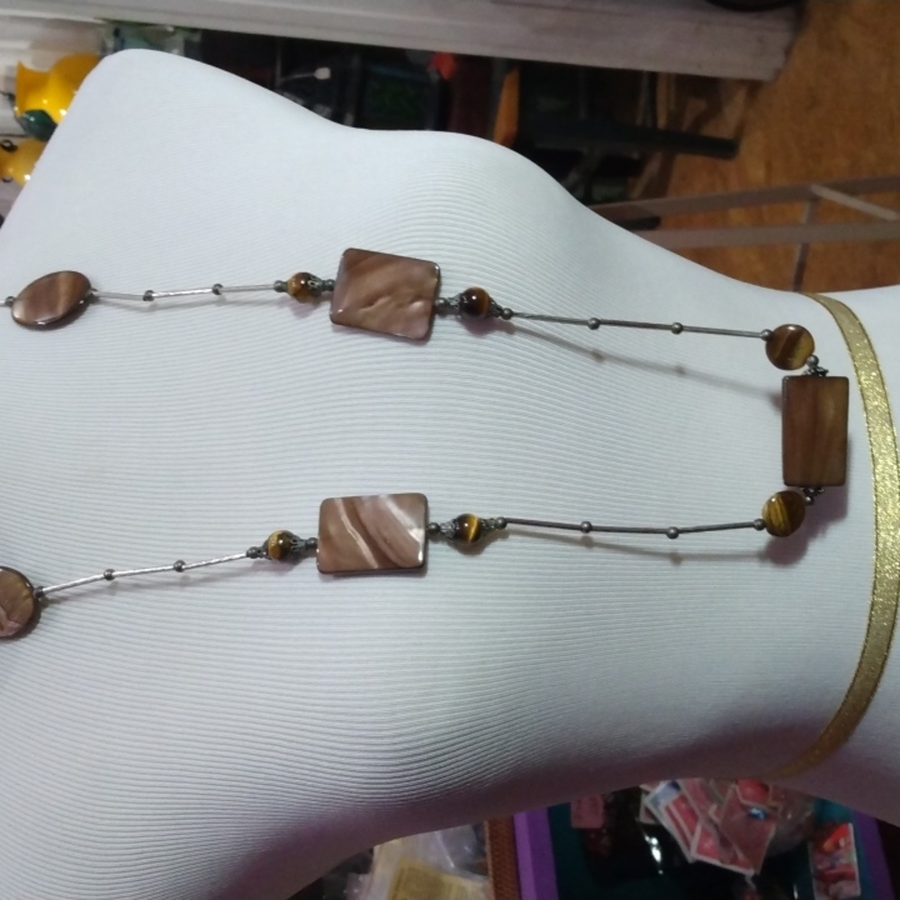Vintage necklace tigers eye mother of pearl